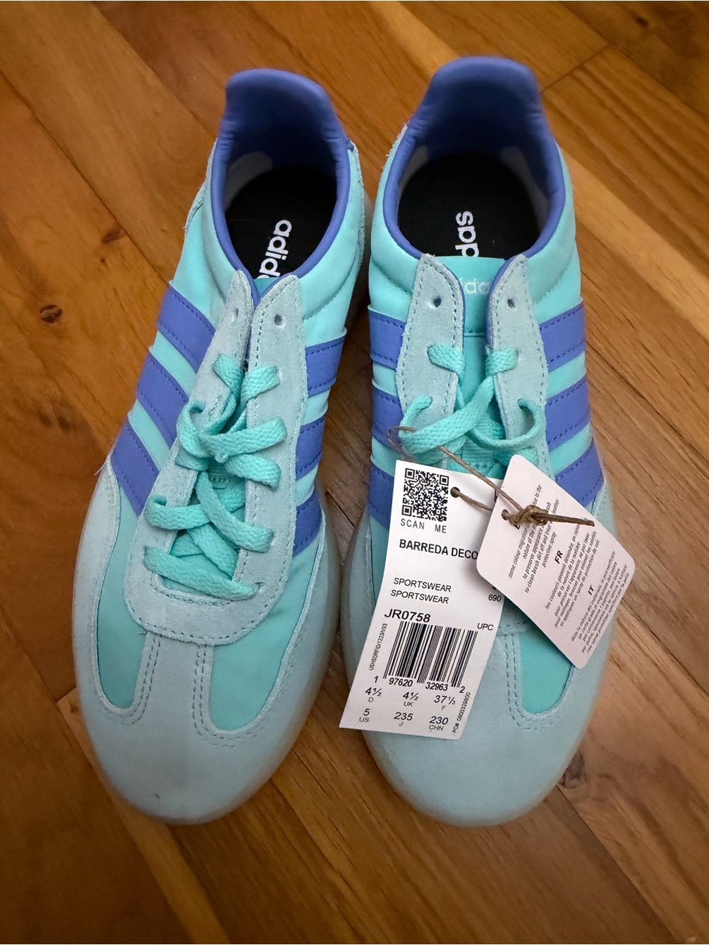 adidas Kids Sneakers in Aqua and Blue Stripe